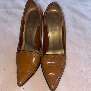 BEAUTIFUL BCBGIRLS, SIZE 9, TAN COLOR!